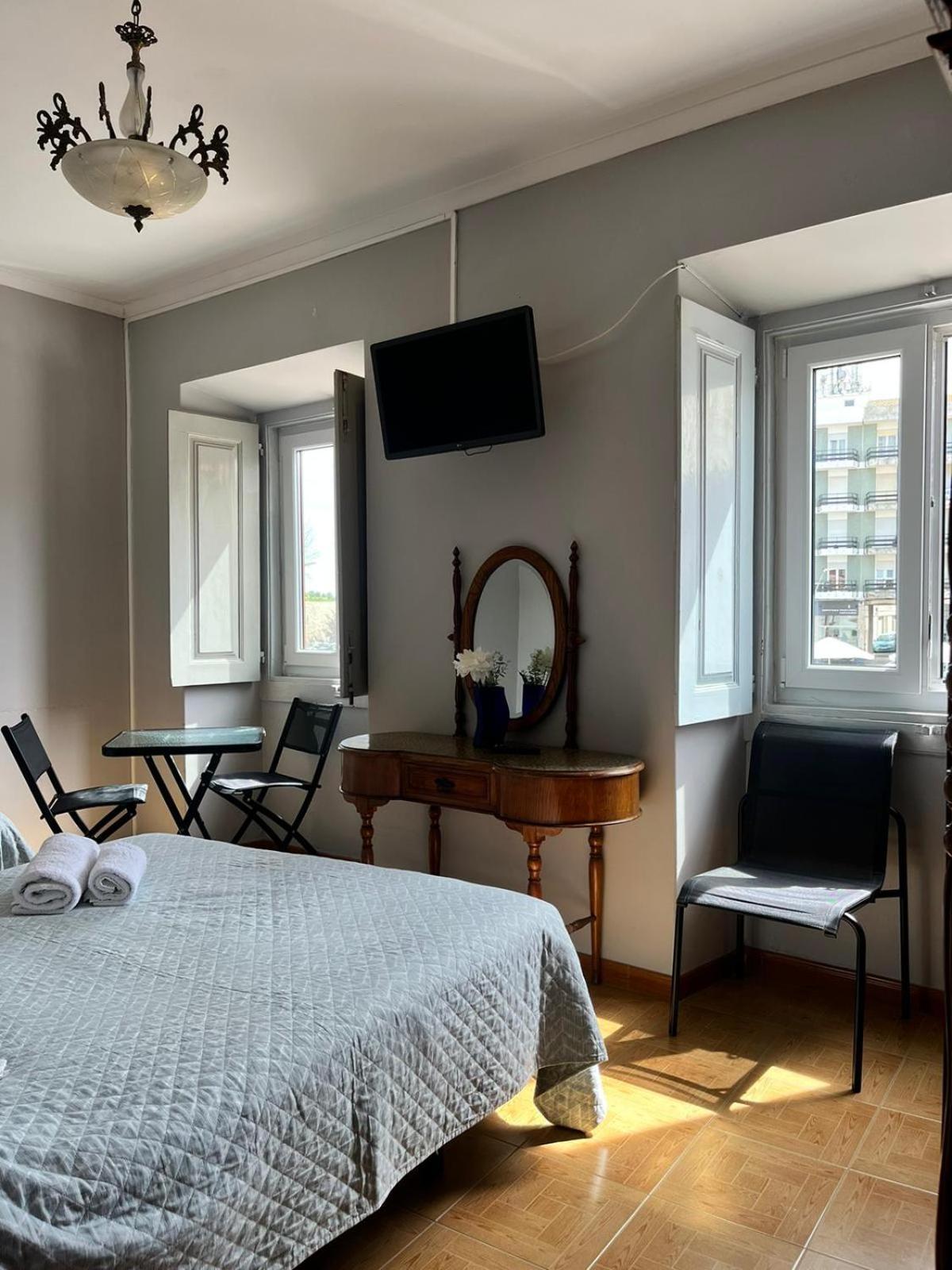 Residencia Aviz Hotel Пениш Екстериор снимка