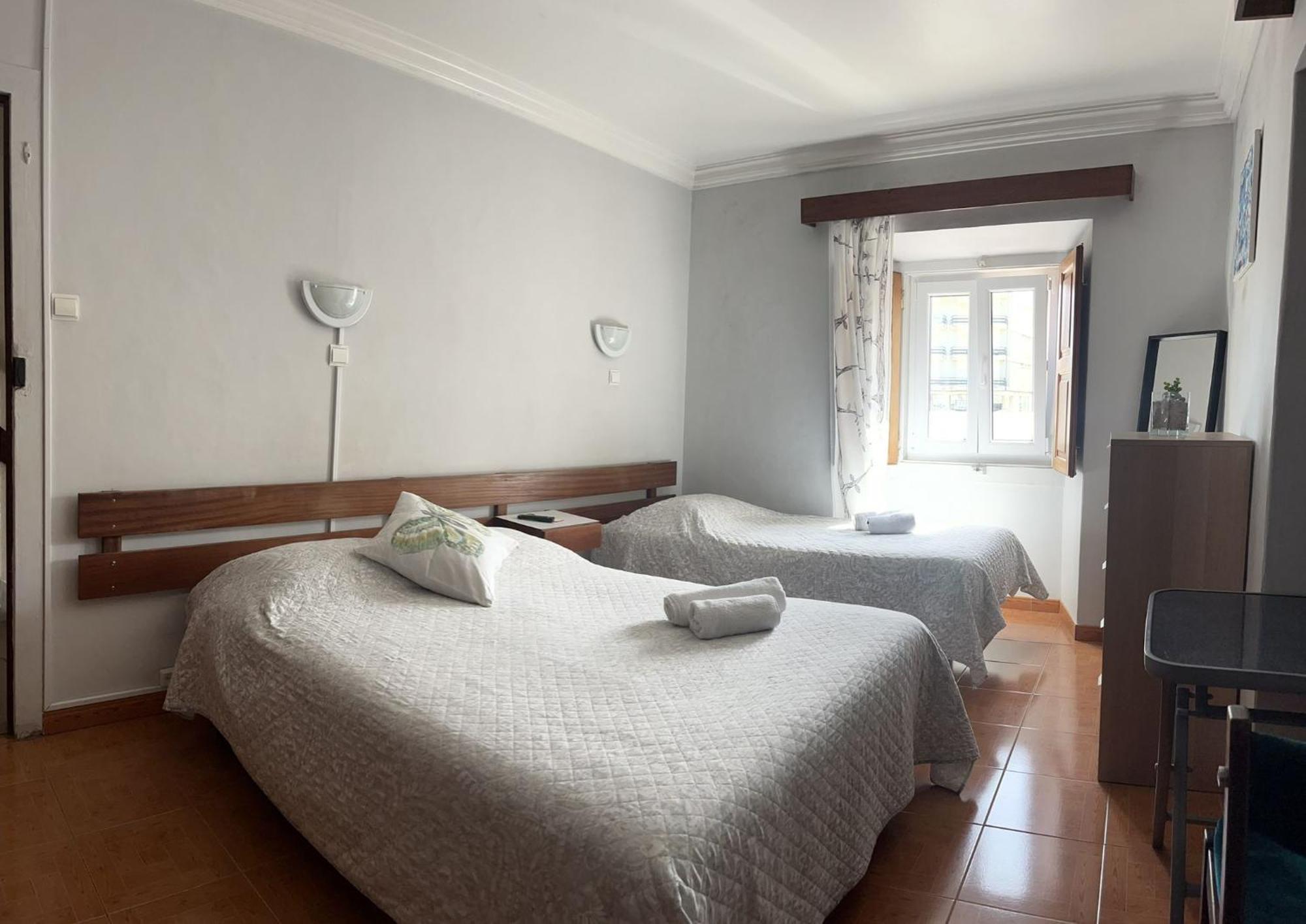 Residencia Aviz Hotel Пениш Екстериор снимка