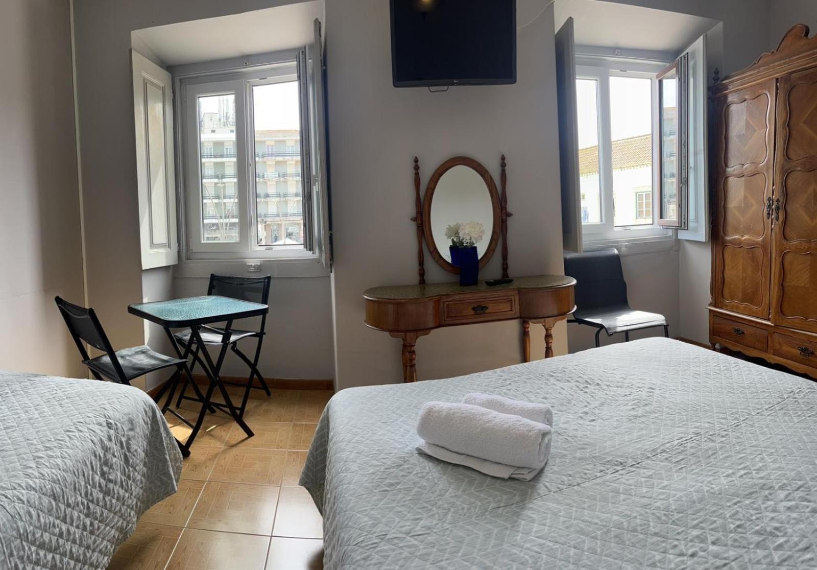 Residencia Aviz Hotel Пениш Екстериор снимка