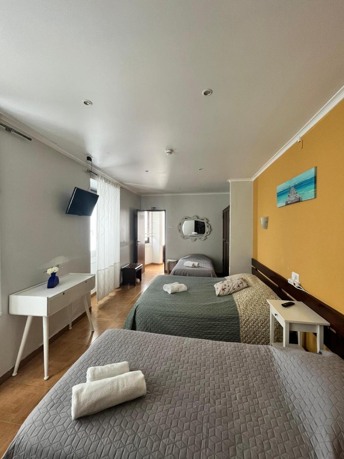 Residencia Aviz Hotel Пениш Екстериор снимка