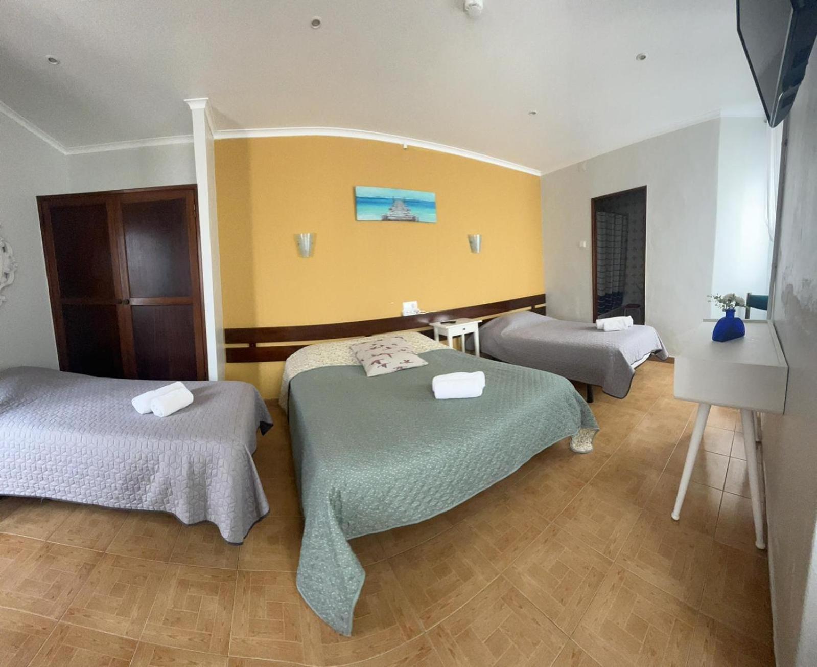 Residencia Aviz Hotel Пениш Екстериор снимка