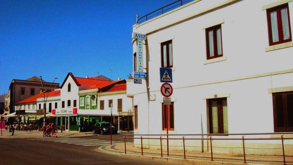 Residencia Aviz Hotel Пениш Екстериор снимка